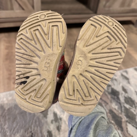 UGG rainbow sequin boots toddler size 7 - Picture 6 of 6